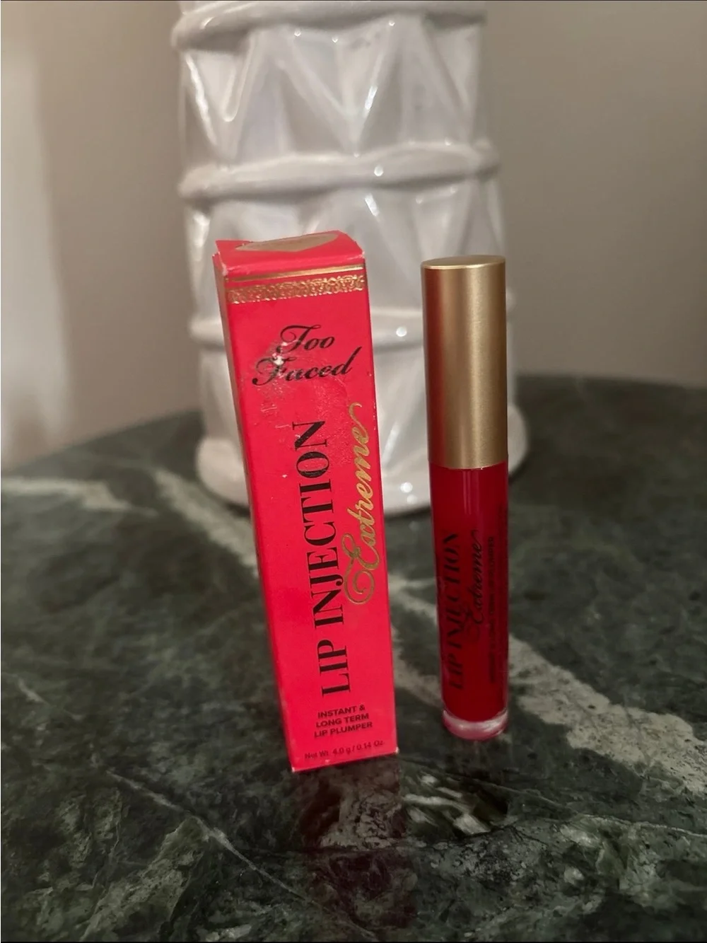 Too Faced Lip Injection Extreme “Strawberry Kiss”